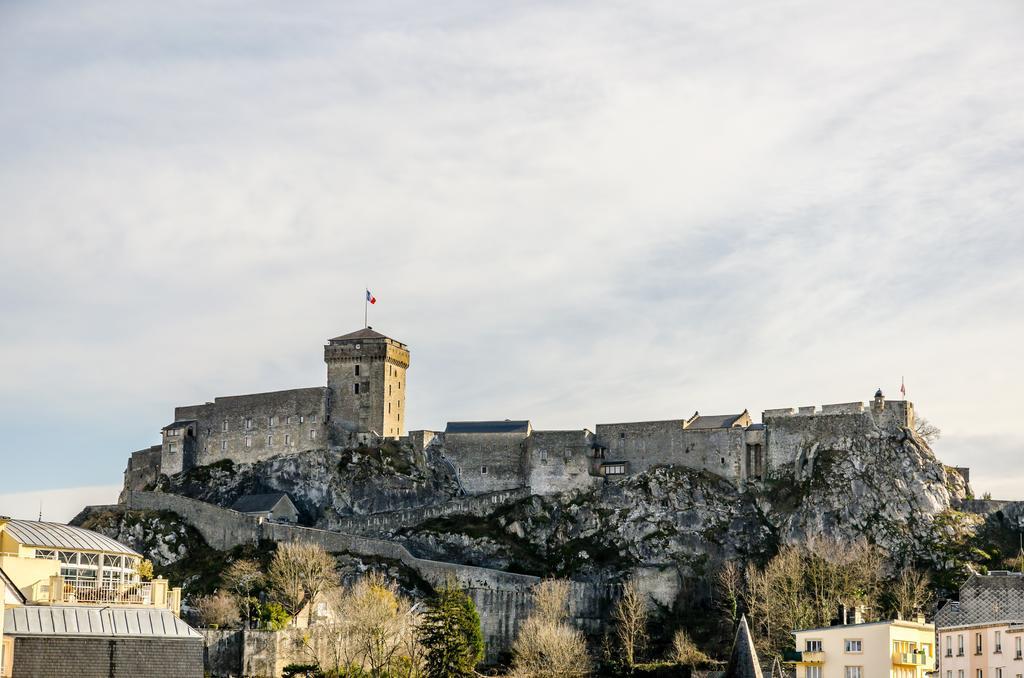 Hôtel Croix des Bretons - Lourdes Pyrénées Esterno foto