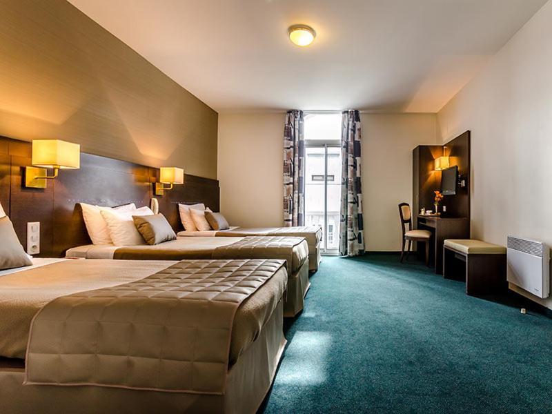 Hôtel Croix des Bretons - Lourdes Pyrénées Esterno foto