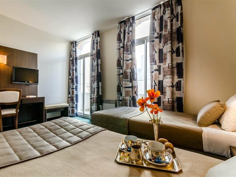 Hôtel Croix des Bretons - Lourdes Pyrénées Esterno foto